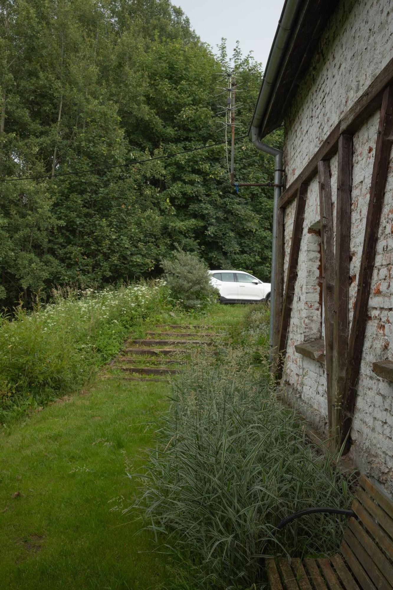 Dziki Domek Sierpnica Buitenkant foto